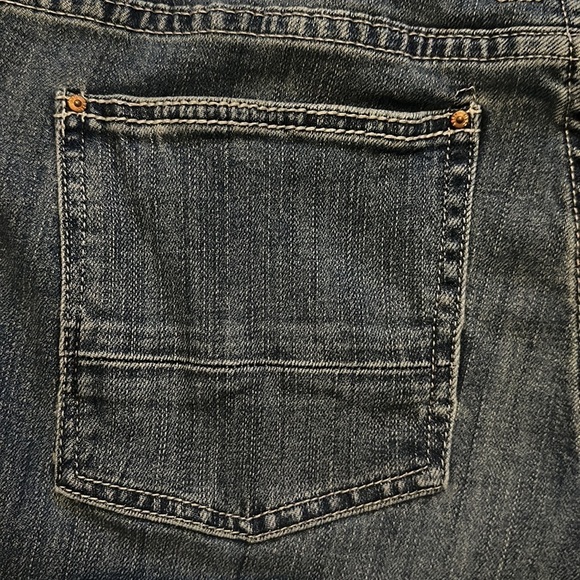 Denim Co. Women’s Distressed Denim Jean size 8 - Picture 4 of 4